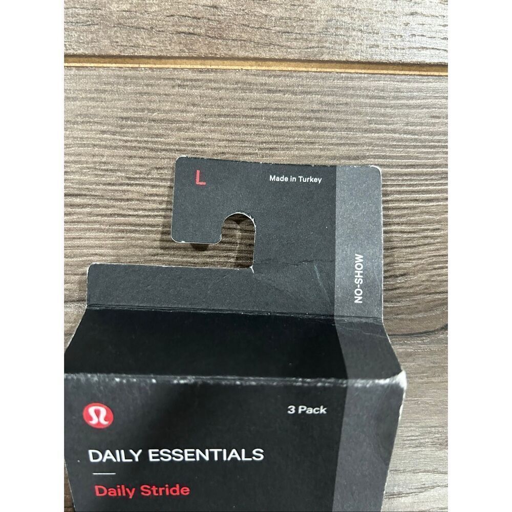 Lululemon men socks L - Picture 2 of 3
